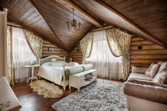 Textiles à l'intérieur d'une maison en rondins