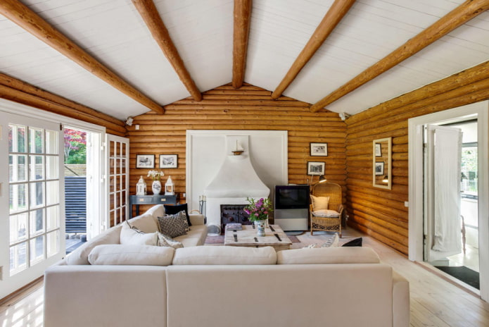 Décoration intérieure d'une maison en rondins