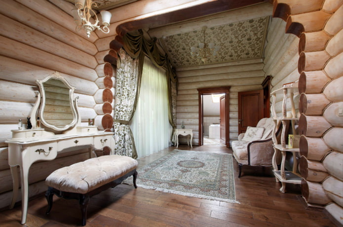 Meubles et décoration d'intérieur d'une maison en rondins