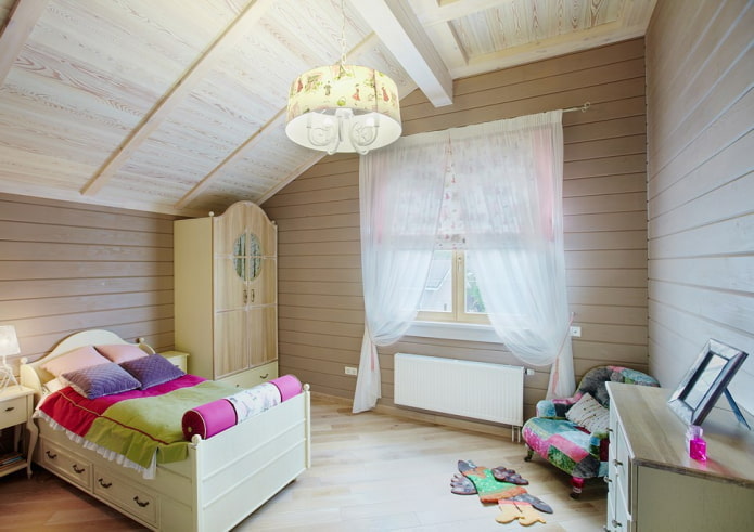 conception d'une chambre d'enfant à l'intérieur d'une maison en rondins