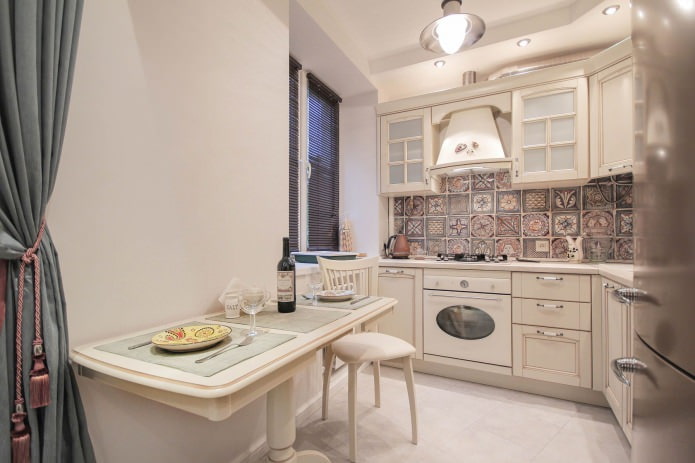 Intérieur de cuisine à Khrouchtchev de style provençal