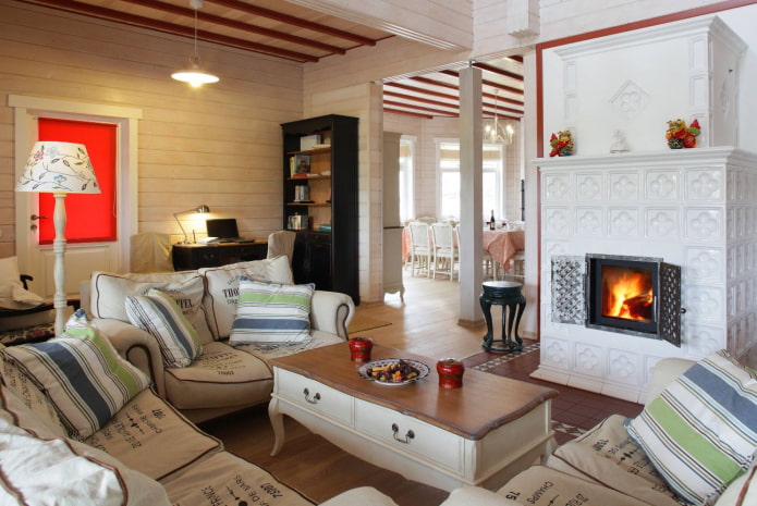 Cheminée dans un salon de style provençal
