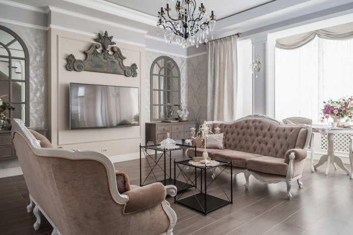 Salon de style classique à l'intérieur de la maison