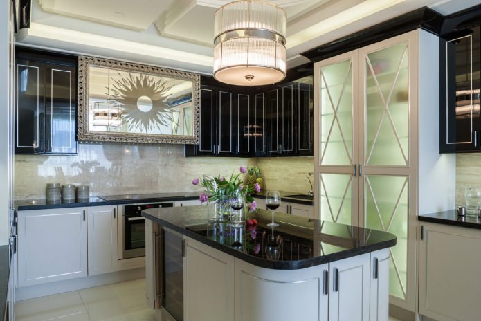 Cuisine Art déco avec meubles noirs et blancs