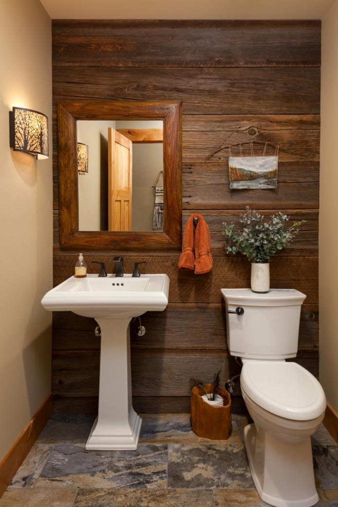 Décoration murale en bois des toilettes