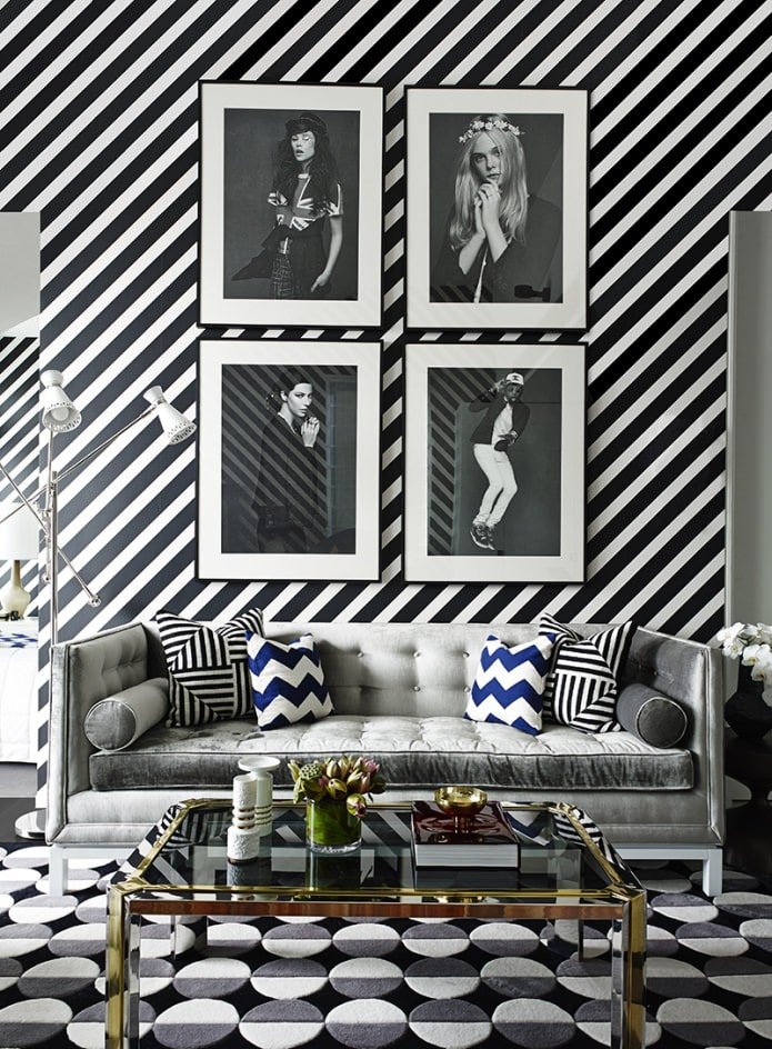 Rayures diagonales noires et blanches sur les murs
