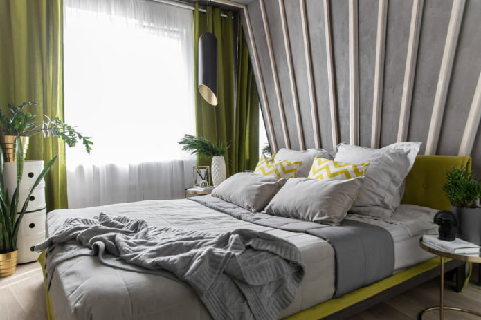 Chambre avec décor vertical sur le mur