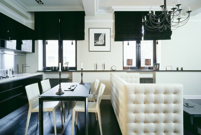 Intérieur de cuisine-salon noir et blanc