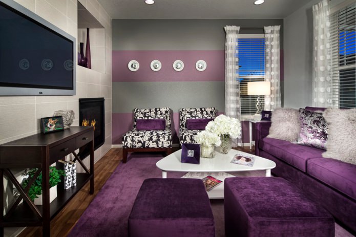 Intérieur de salon gris-violet