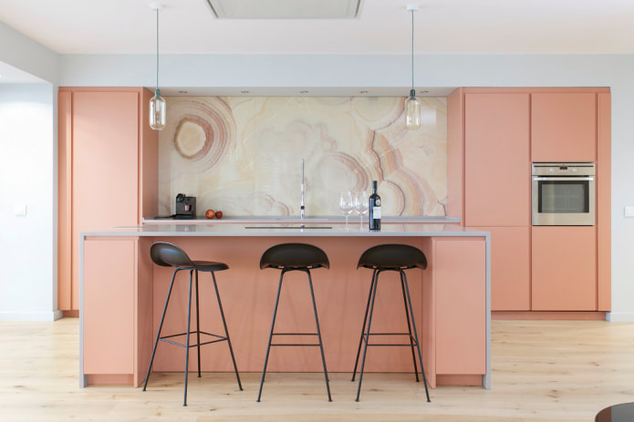 coin cuisine minimaliste avec comptoir de bar