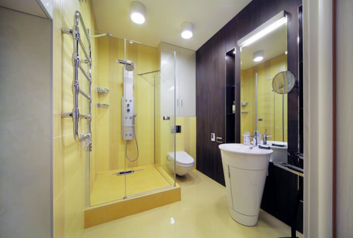 Intérieur de salle de bain avec cabine de douche de style moderne