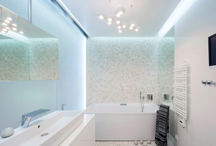 Structure de plafond flottant dans la salle de bain