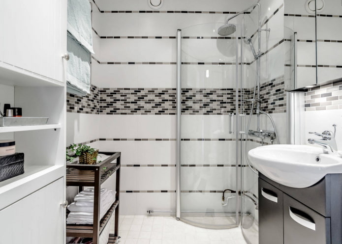 Aménagement d'une petite salle de bain avec cabine de douche de style moderne