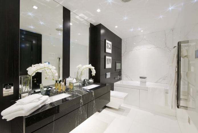 Finition en pierre naturelle d'une salle de bain de style moderne