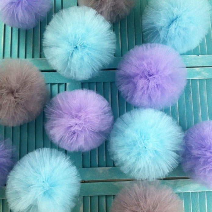 Pompons en vieux tulle