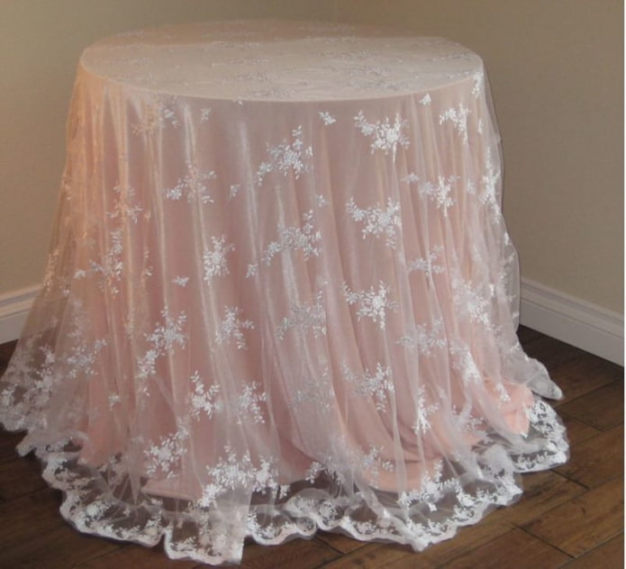 tulle sur la table