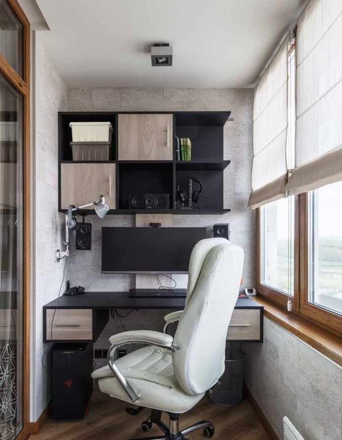 Un bureau confortable pour un joueur
