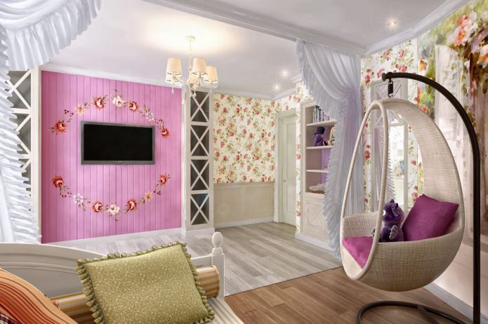 chaise suspendue au sol dans une chambre d'enfant