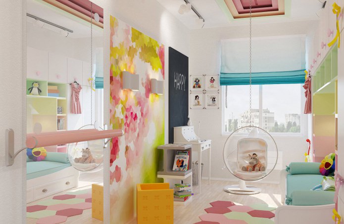 chaise suspendue à l'intérieur d'une petite chambre d'enfant