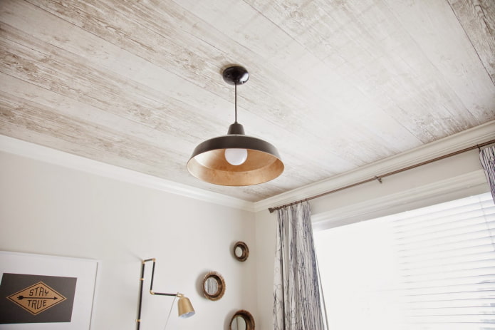 Plafond avec papier peint