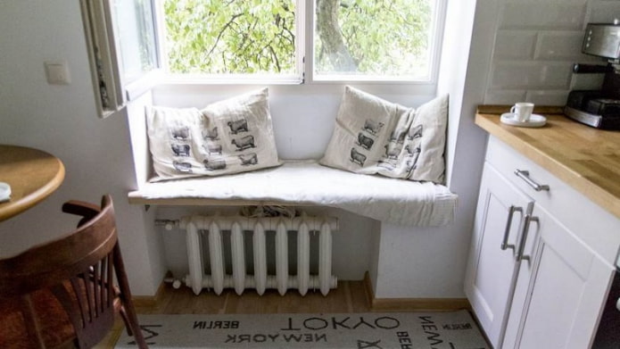 Espace de repos sur le rebord de la fenêtre