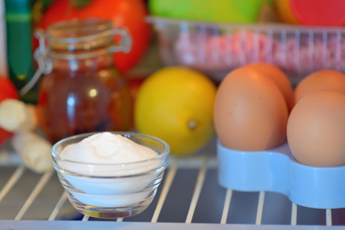 Bicarbonate de soude au réfrigérateur