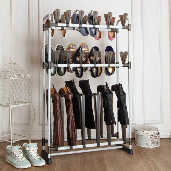 étagères à bottes et chaussures