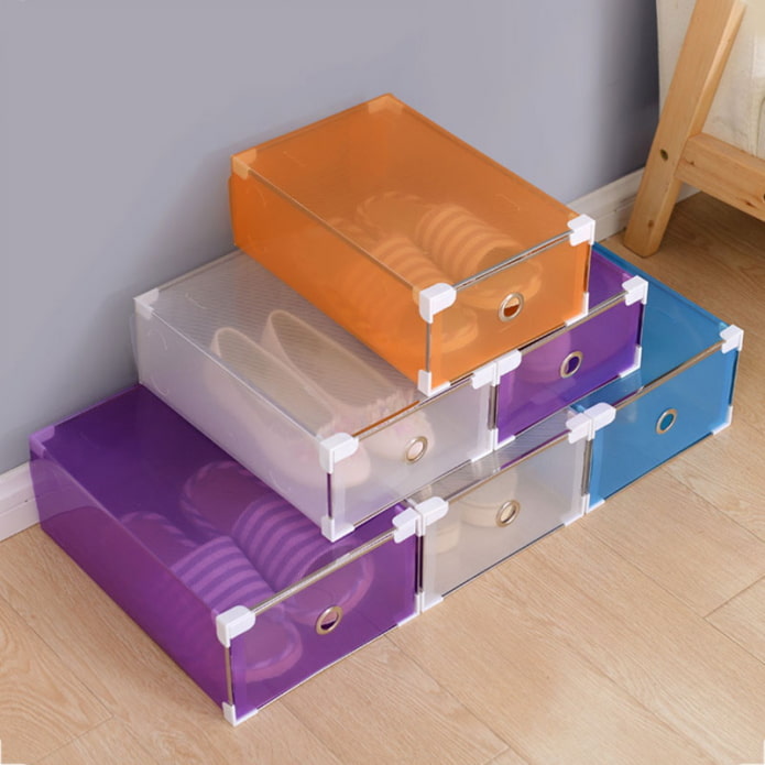 boîtes en plastique