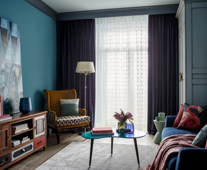 Chaise de lecture avec lampadaire