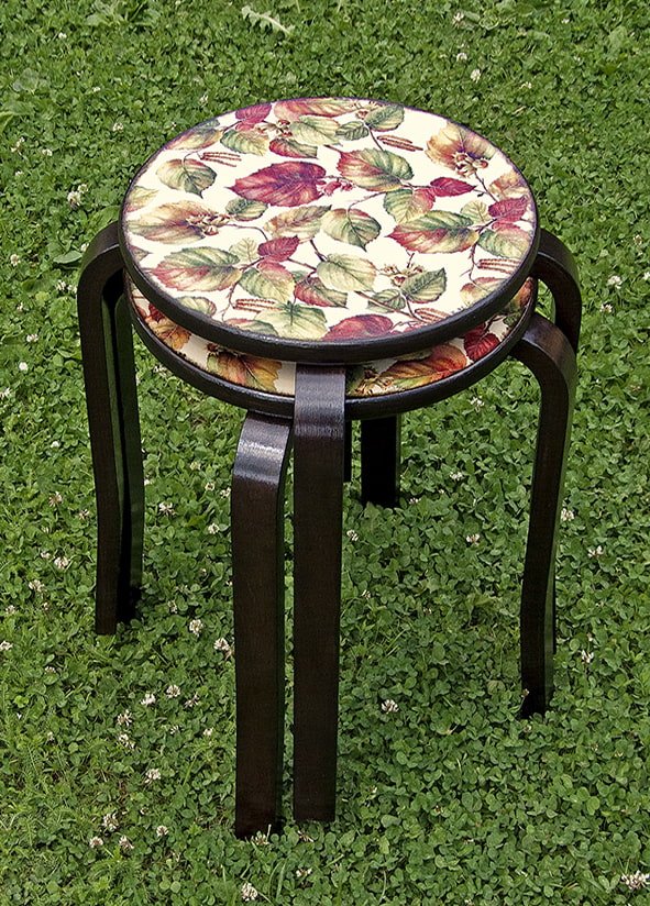Découpage d'un tabouret
