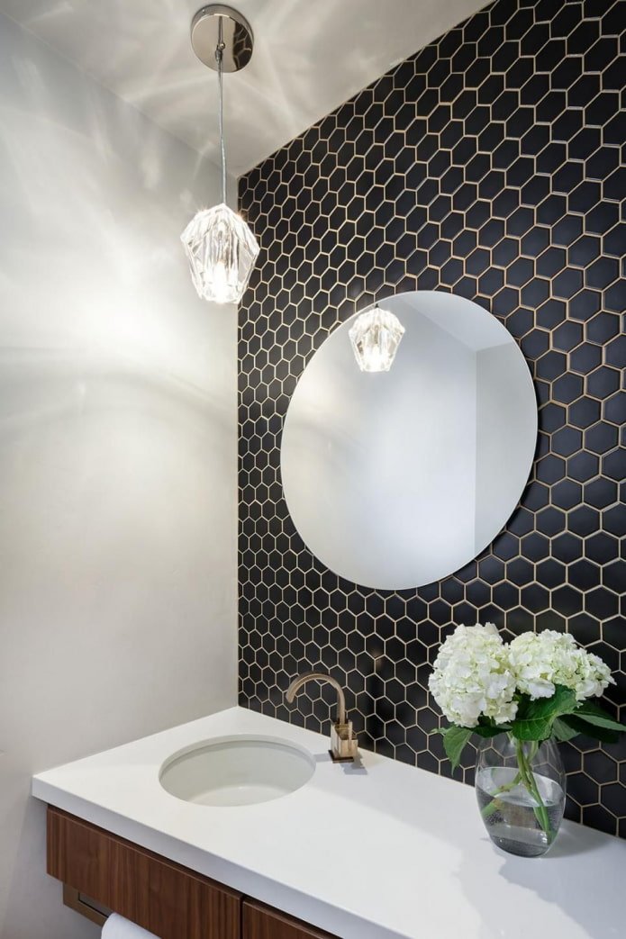 Joint de carrelage noir à l'intérieur