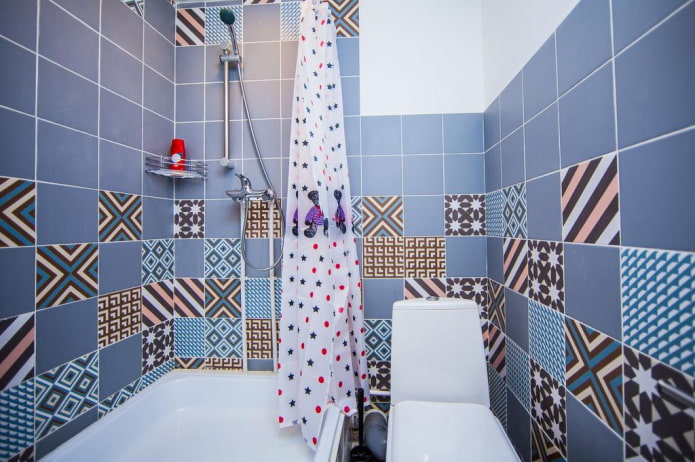 Joint pour carrelage à l'intérieur de la salle de bain