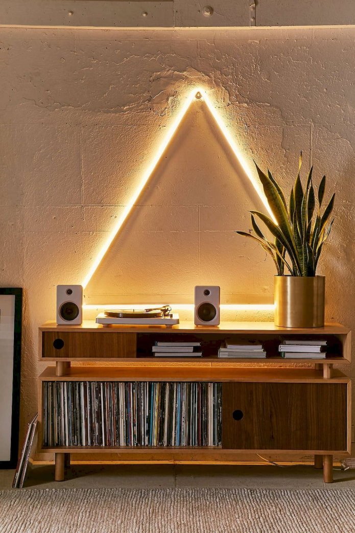 Lampe triangulaire