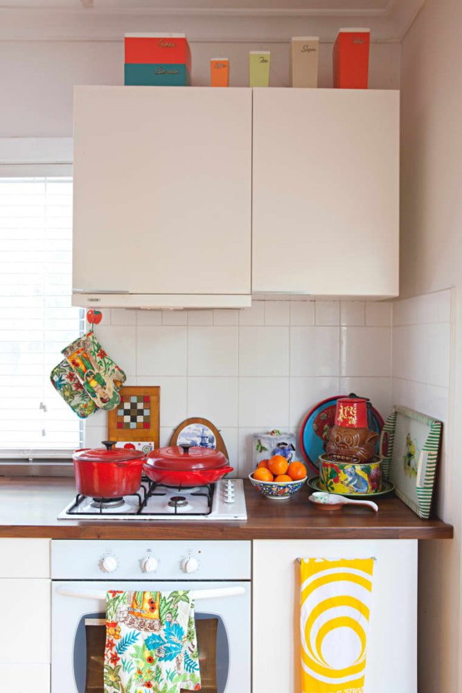 Rangement sur un meuble de cuisine