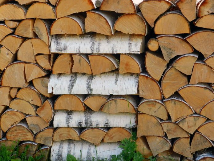 Une cage à l'intérieur des piles