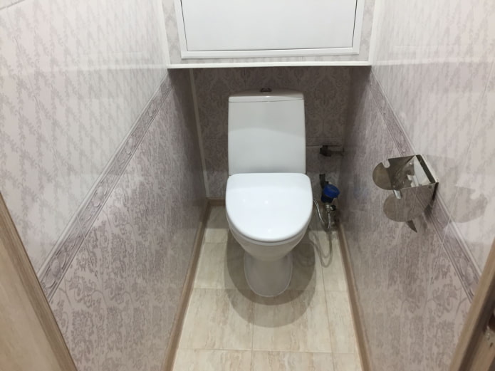 Meuble au-dessus des toilettes