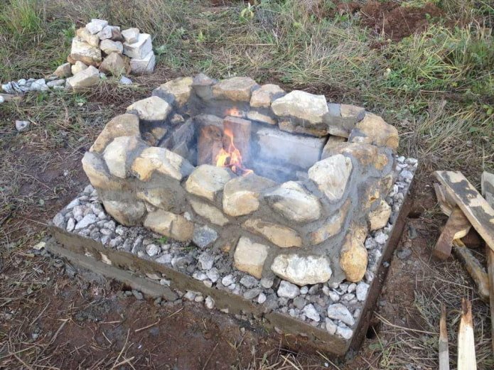 barbecue en pierre