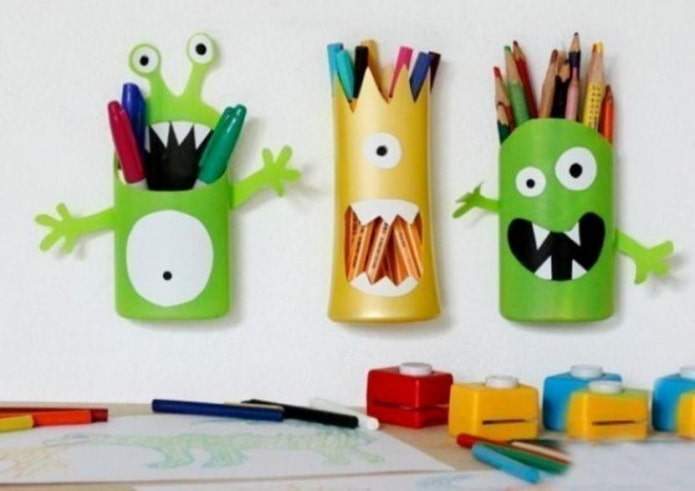 étui à crayons fabriqué à partir de bouteilles