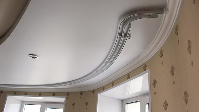 Corniche de plafond et tissu extensible