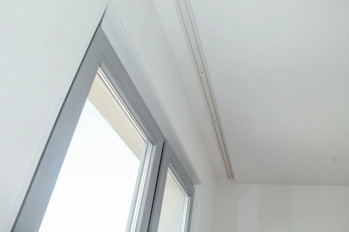 corniche plastique pour plafond tendu