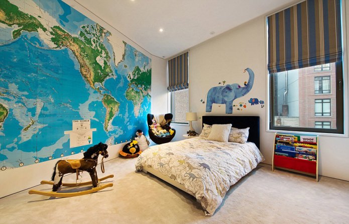 carte du monde à l'intérieur de la chambre d'enfant