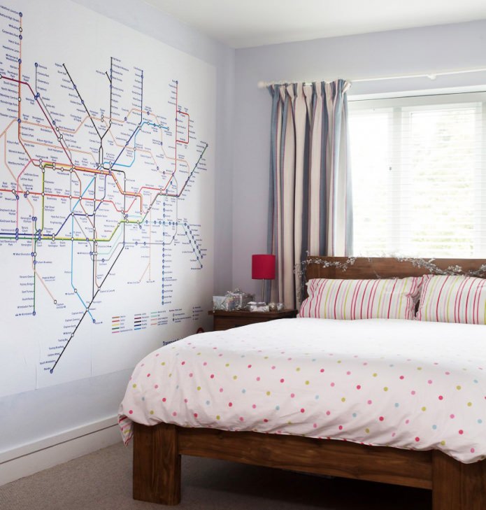 plan de métro à l'intérieur de la chambre