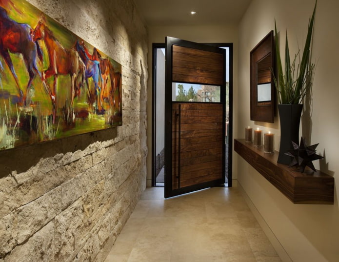 peinture étroite à l'intérieur du couloir