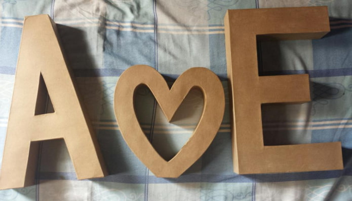 lettres en carton
