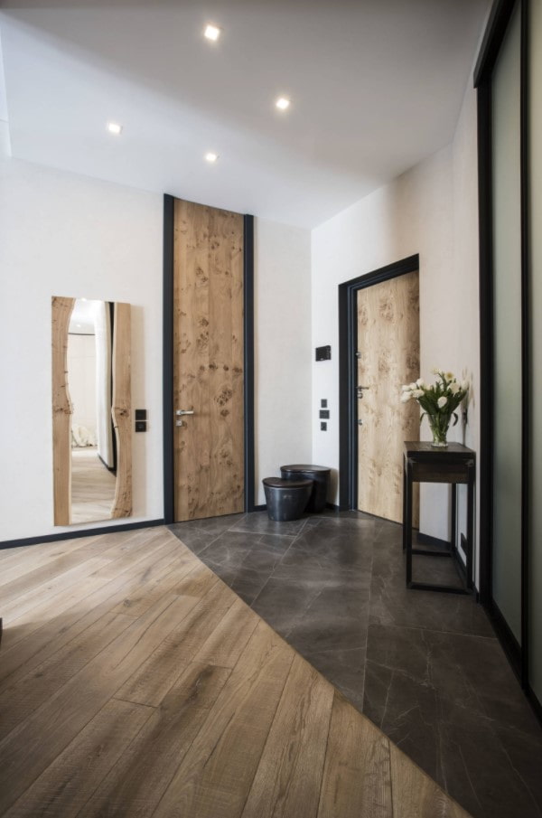 différents sols dans le couloir