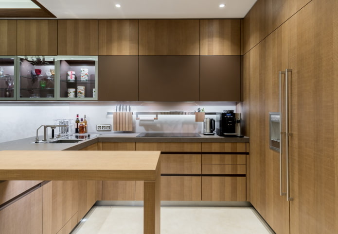 réfrigérateur intégré à l'intérieur de la cuisine