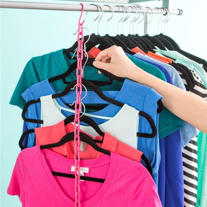 exemple d'utilisation sur une tringle à vêtements