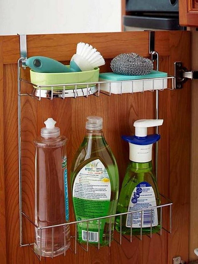 À l'intérieur du meuble