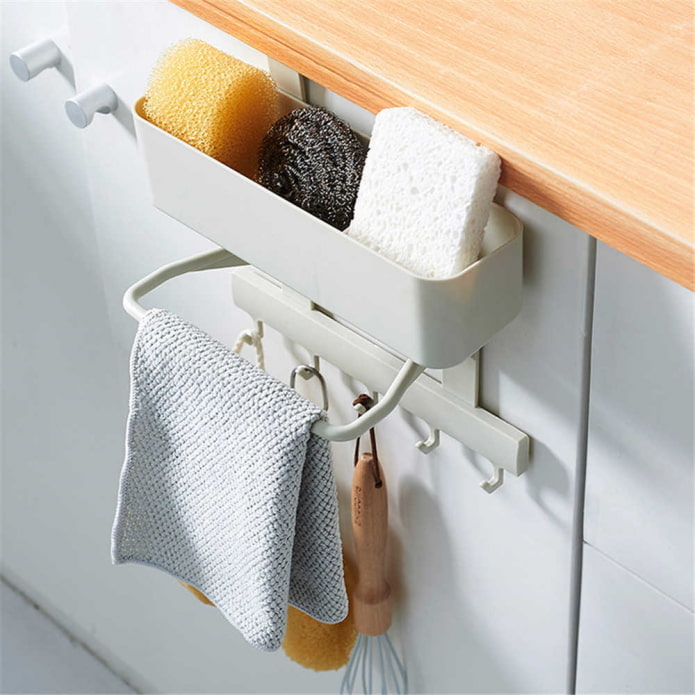 À l'extérieur du meuble