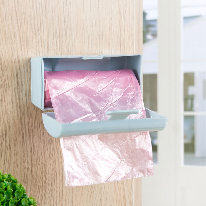 Boîte pour rouleau de sacs poubelle